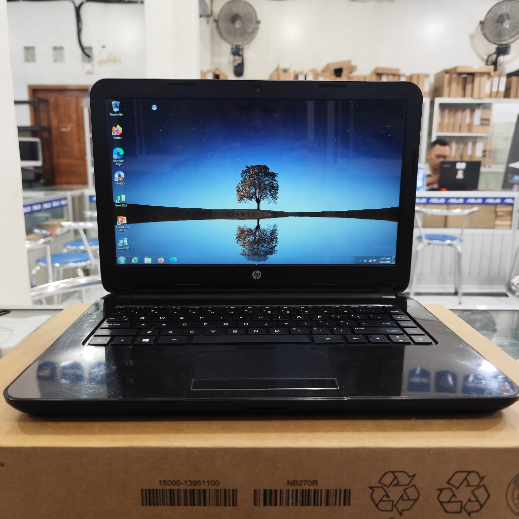 Laptop HP 14 AMD A4 RAM 2GB HDD 500GB Layar 14in Windows 7 1jutaan mulus siap pakai