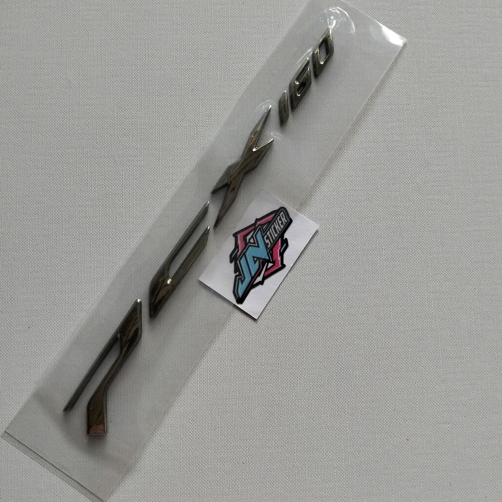 emblem PCX 160 new warna gold