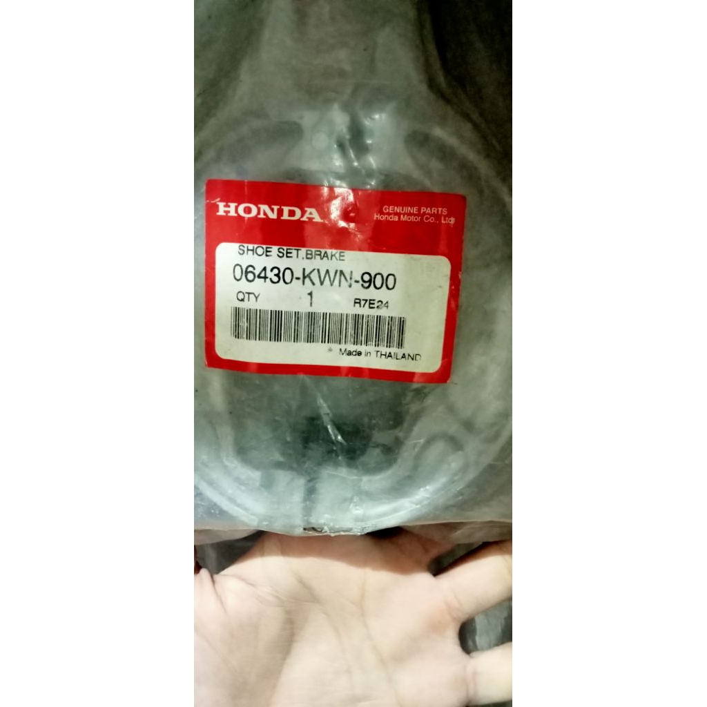 06430KWN900 – SHOE SET BRAKE, KANVAS REM BELAKANG, PIRODO ALL MOTOR HONDA MATIC ORI AHM