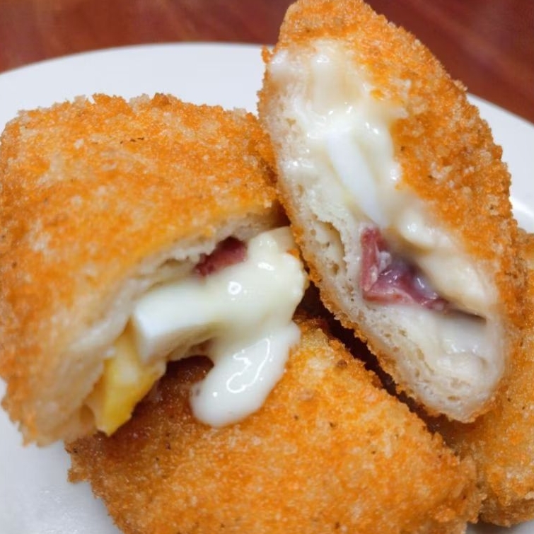 

Risol Risoles Beef Mayo & Cheese Frozen & Matang
