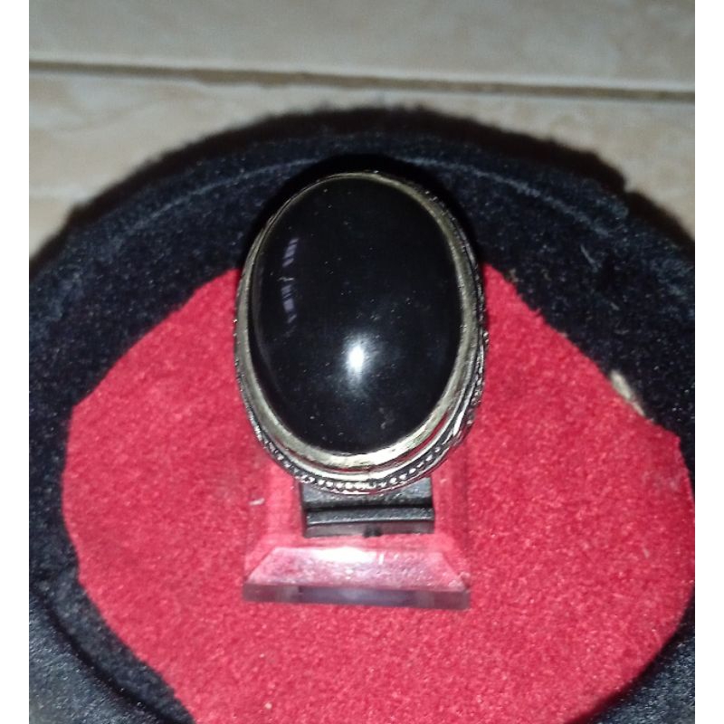 cincin batu meteorit aktiv