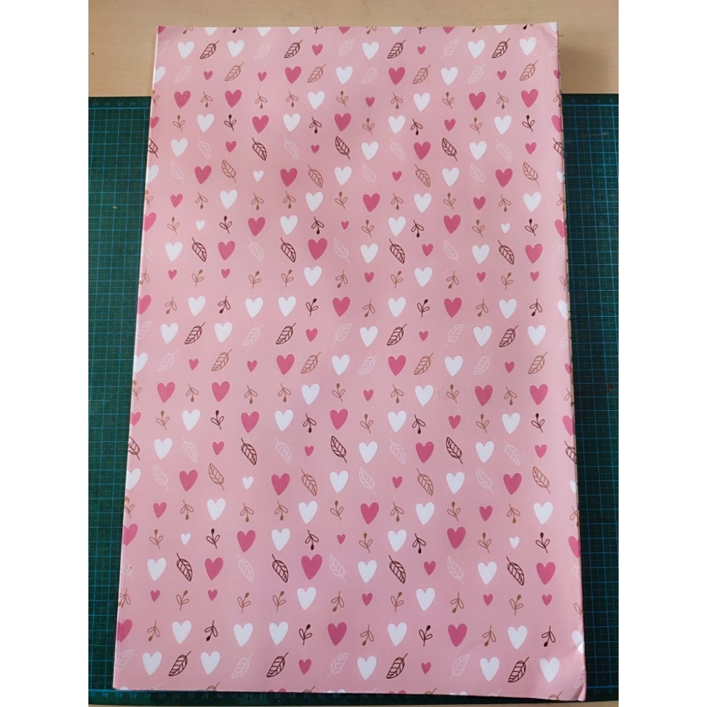 

KERTAS KADO MOTIF SANSAN WAWA 63CM X 49CM