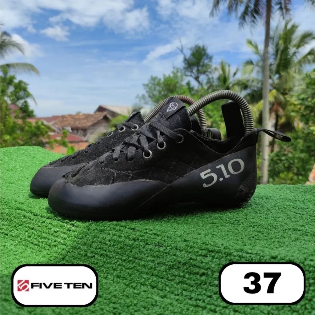 Sepatu climbing panjat tebing Five Ten Diamond Black 37