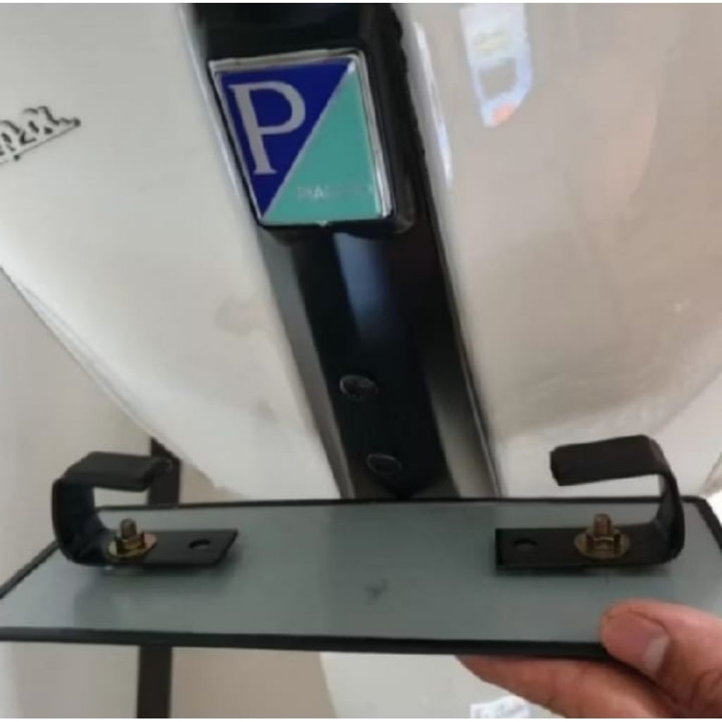 BREKET MAGNET/DUDUKAN  PLAT NOMOR  VESPA MATIC PRIMAVERA /SPRINT/LX/S /GTS/LXV 125&150