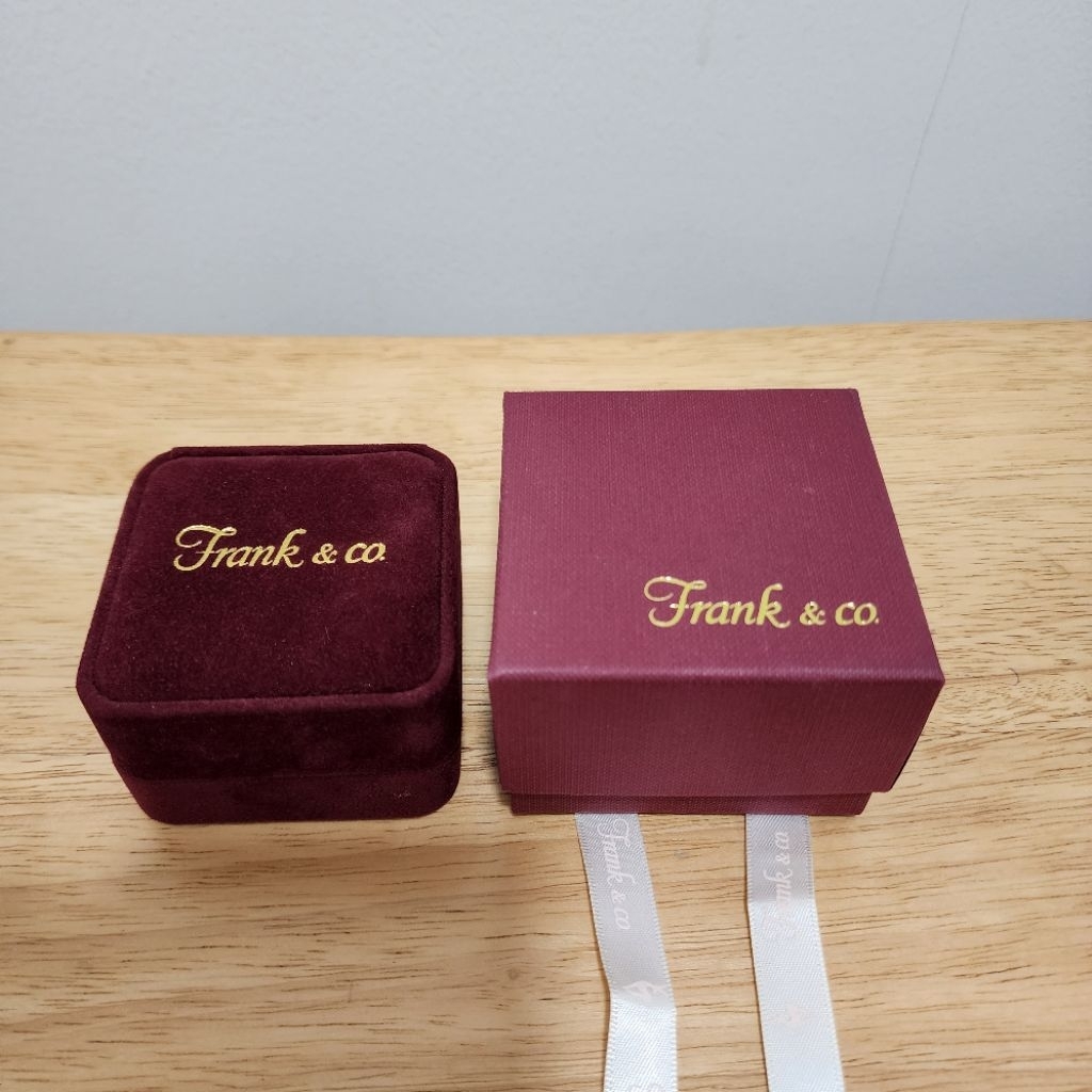 Kotak Perhiasan Cincin Frank & Co