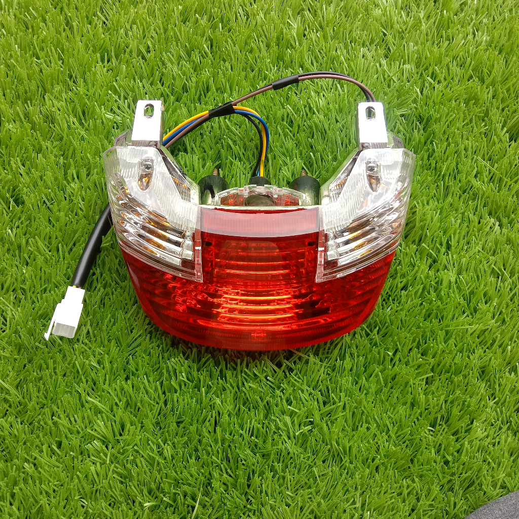 LAMPU STOP VEGA R TAHUN 2004/LAMPU BELAKANG VEGA R TAHUN 2004/REFLEKTOR LAMPU BELAKANG VEGA R 2004