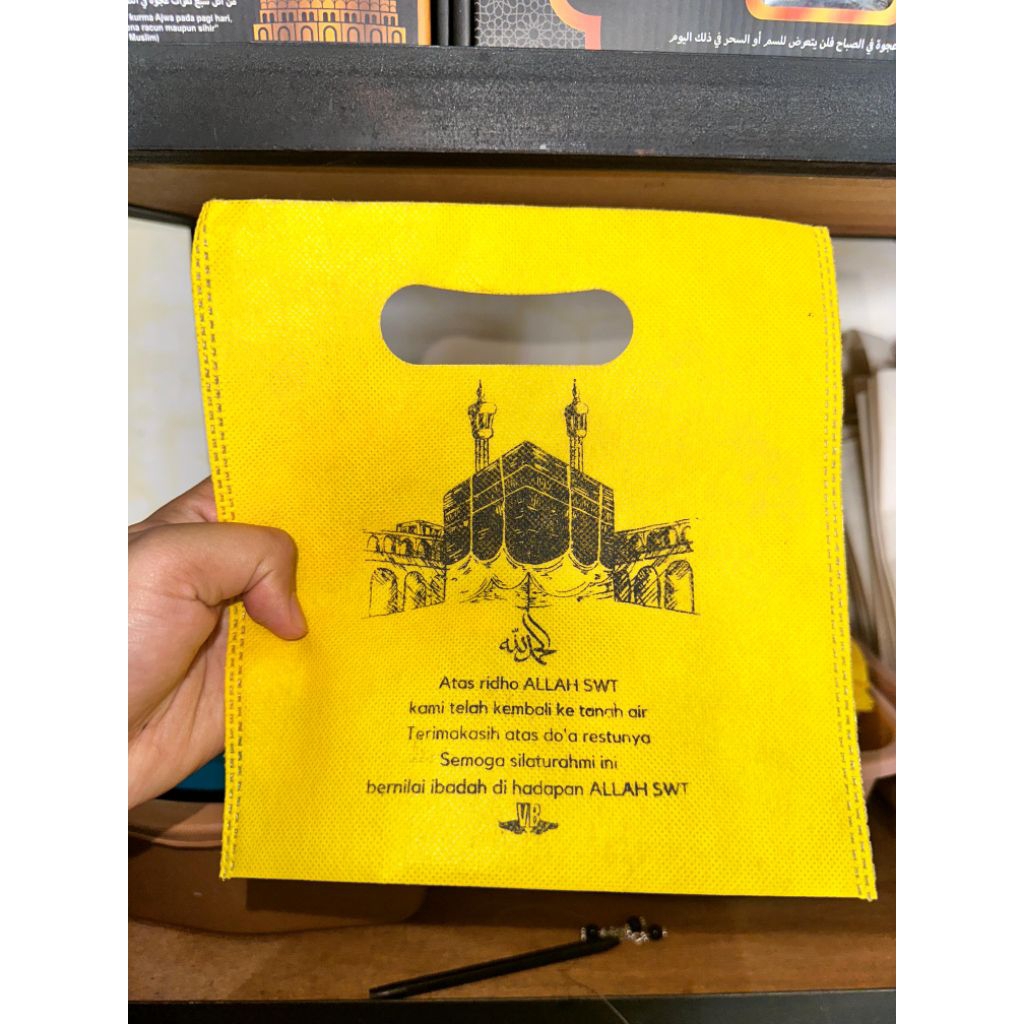 

GOODIE BAG TAS JINJING SOUVENIR OLEH OLEH HAJI