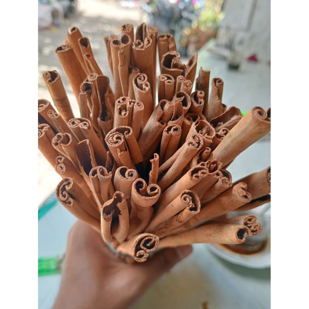 

Kayu Manis Sumatera Barat Asli Bersih Kwalitas premium 1 KG