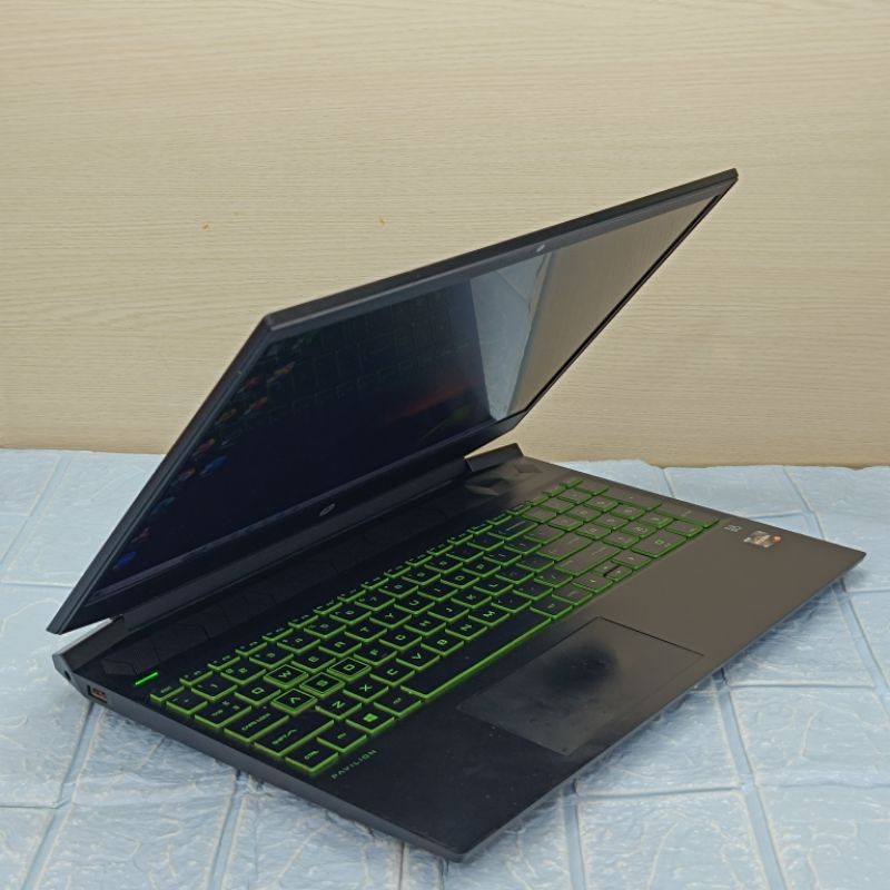 LAPTOP HP PAVILION GAMING 15 AMD RYZEN 5 3550H RAM 8 GB SSD 512 GB