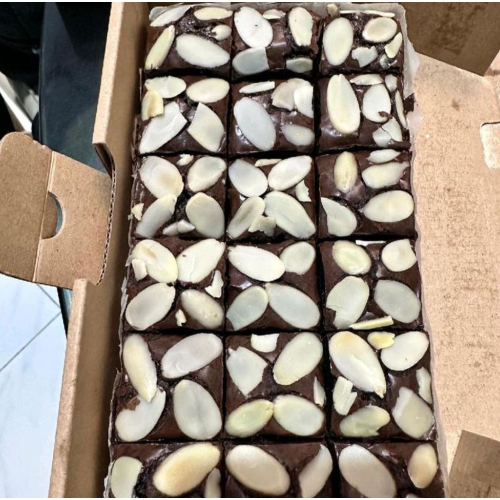 

Brownies Panggang Fudgy Premium / Bronies Fudgy Premium / Brownies Fuddgy