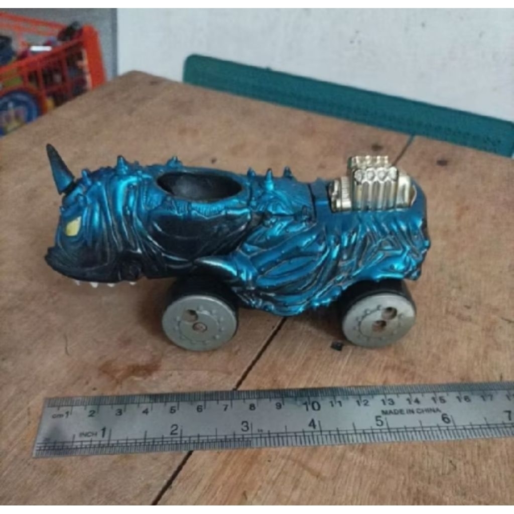 Matchbox Carnivores Venom