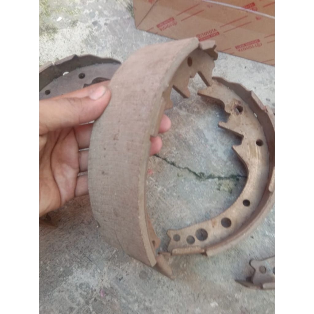 Kampas rem depan hiace tua baru original stok lama