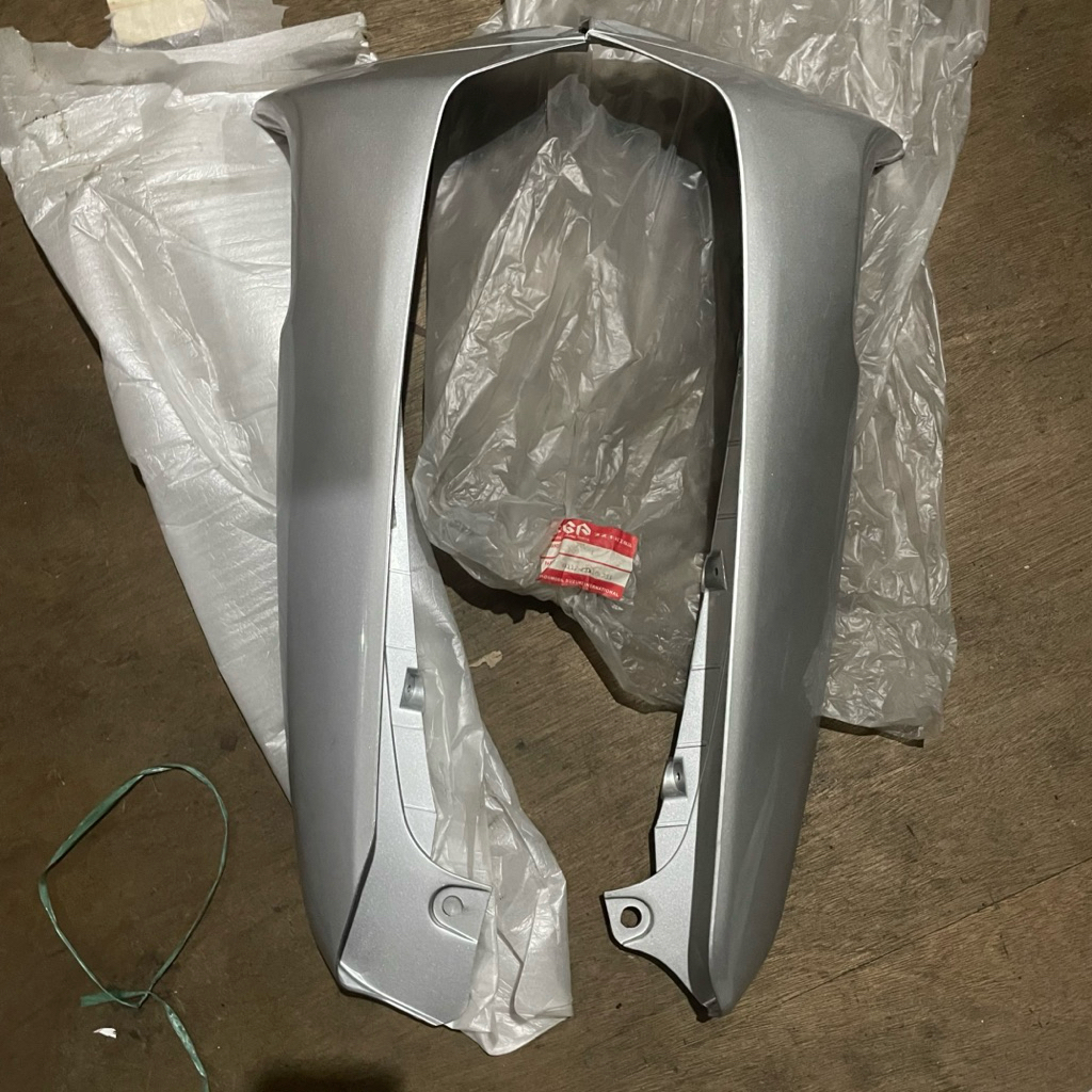 Legshield luar Sayap Luar Tameng Kaki Body depan Shogun 110 R Shogun New 110 Silver Originaln