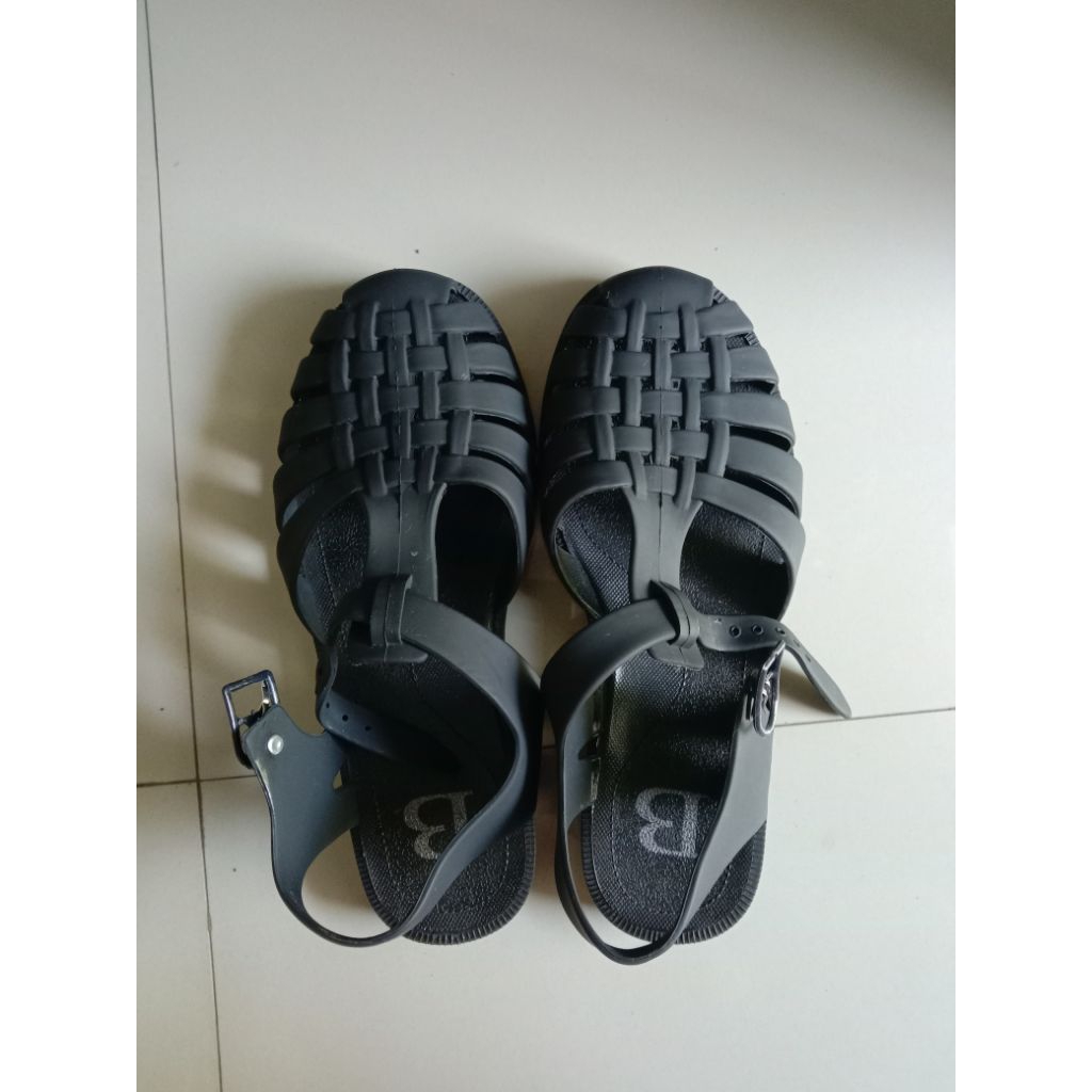 preloved sepatu sandal jelly berrybenka