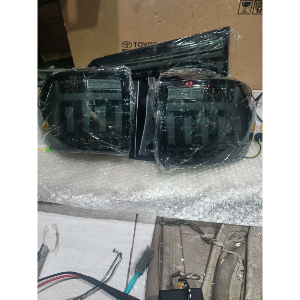 stoplamp lampu belakang variasi Toyota Fortuner VRZ