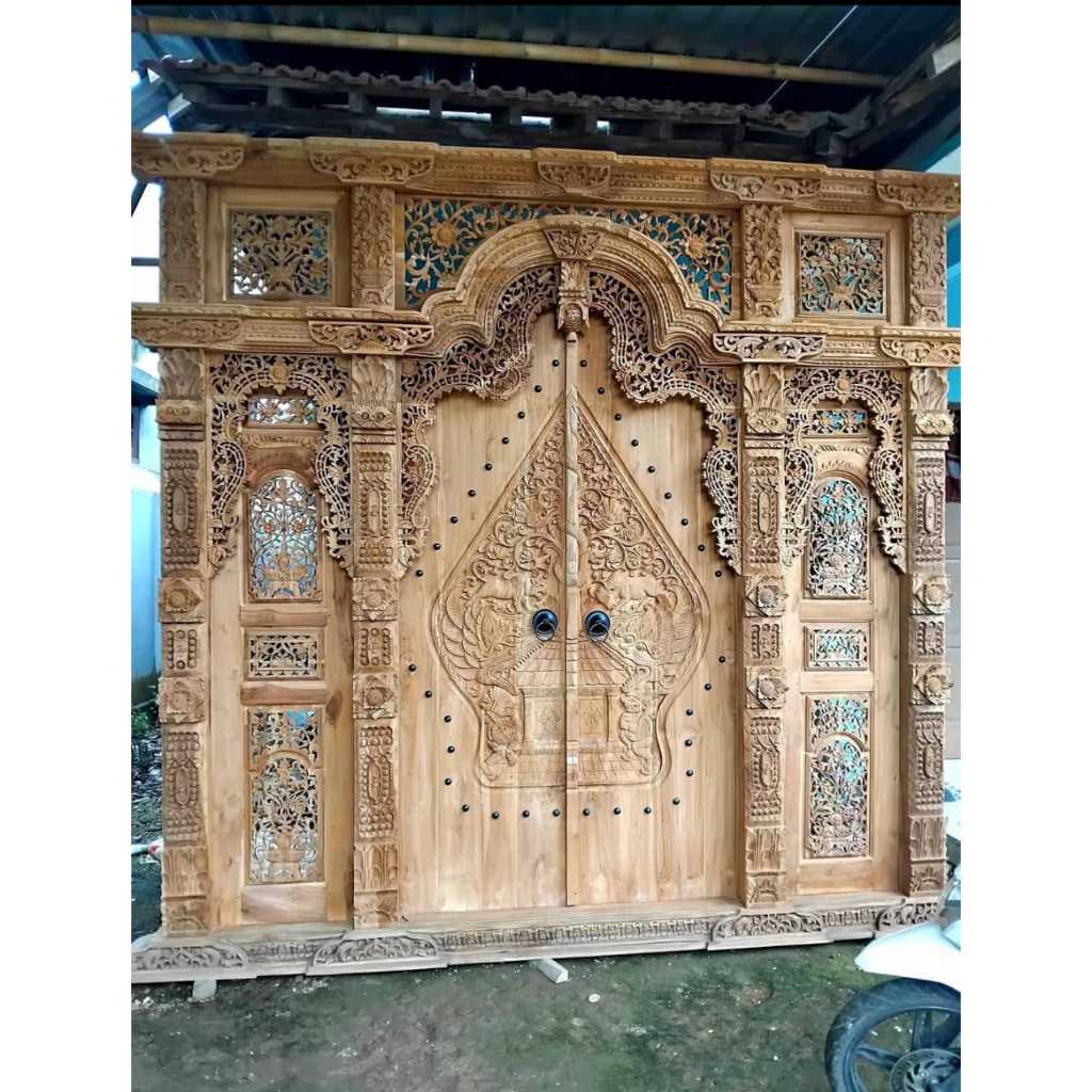 Pintu Gapura Gebyok Ukir Bahan Kayu Jati Motif Pintu Gunungan Wayang / Pintu Kayu Jati