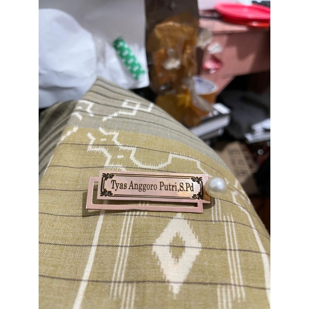 

Bros Name Tag Laser Mutiara