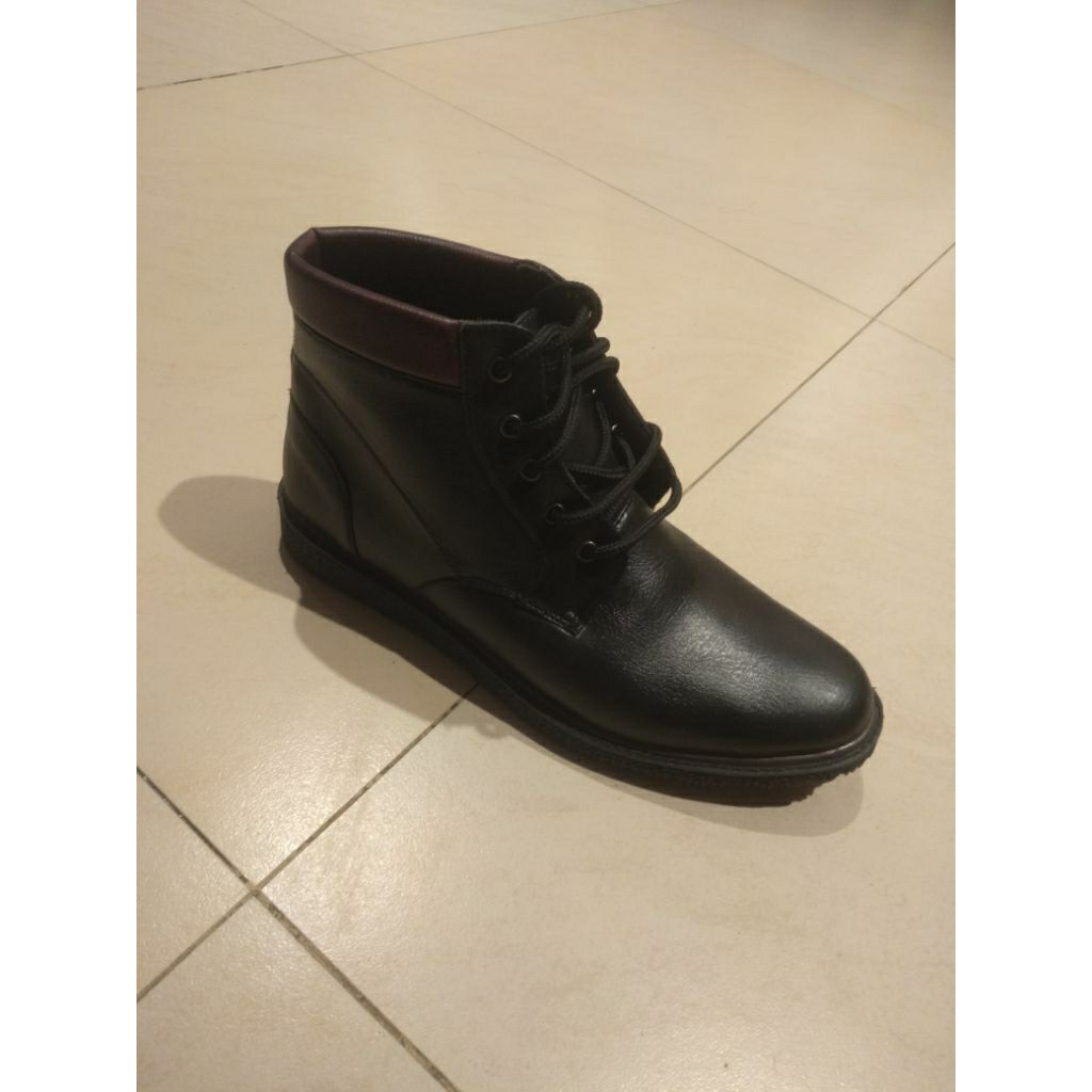SEPATU BOOTS PANTOFEL PRIA DR KEVIN 831-026