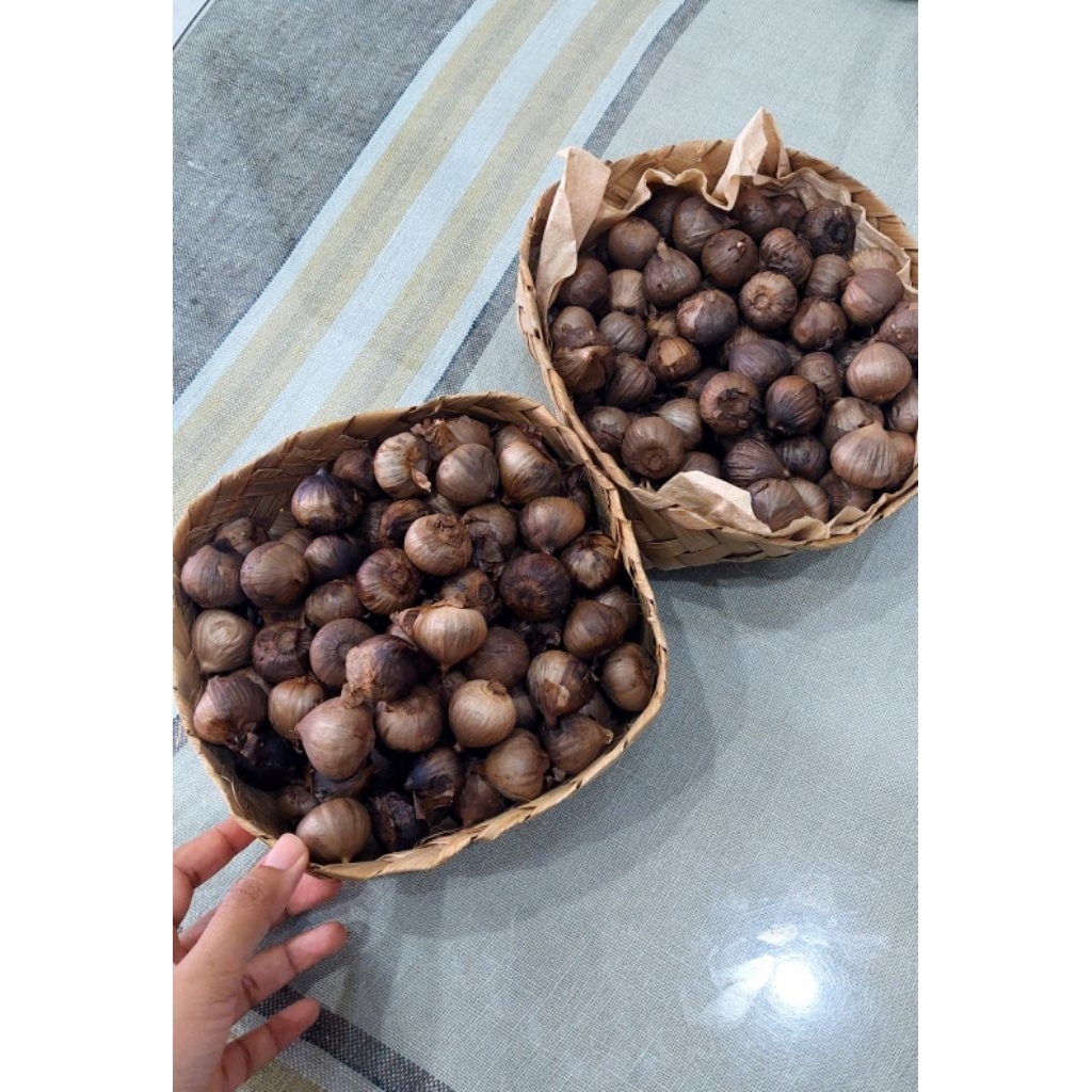 

BLACK GARLIC BAWANG PUTIH TUNGGAL