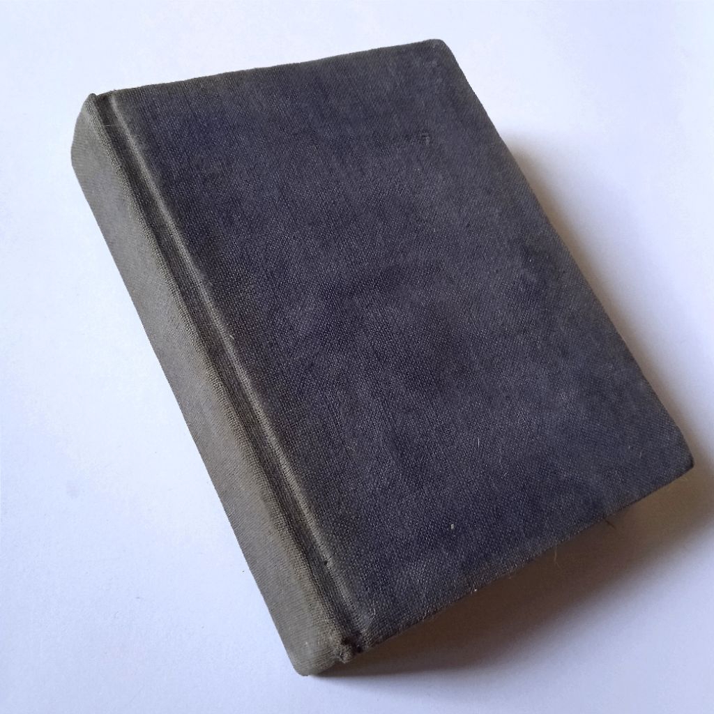Antik Buku Cersil Lama Edisi Bundel MEMPEREBUTKAN PATUNG DEWI KWAN IM Oleh KUI PAU HIAP Jilid 1 s/d 
