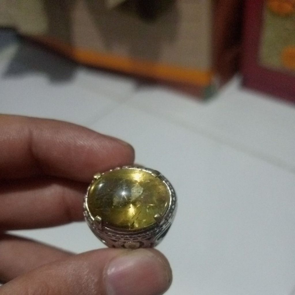 batu yakut kuning Kalimantan