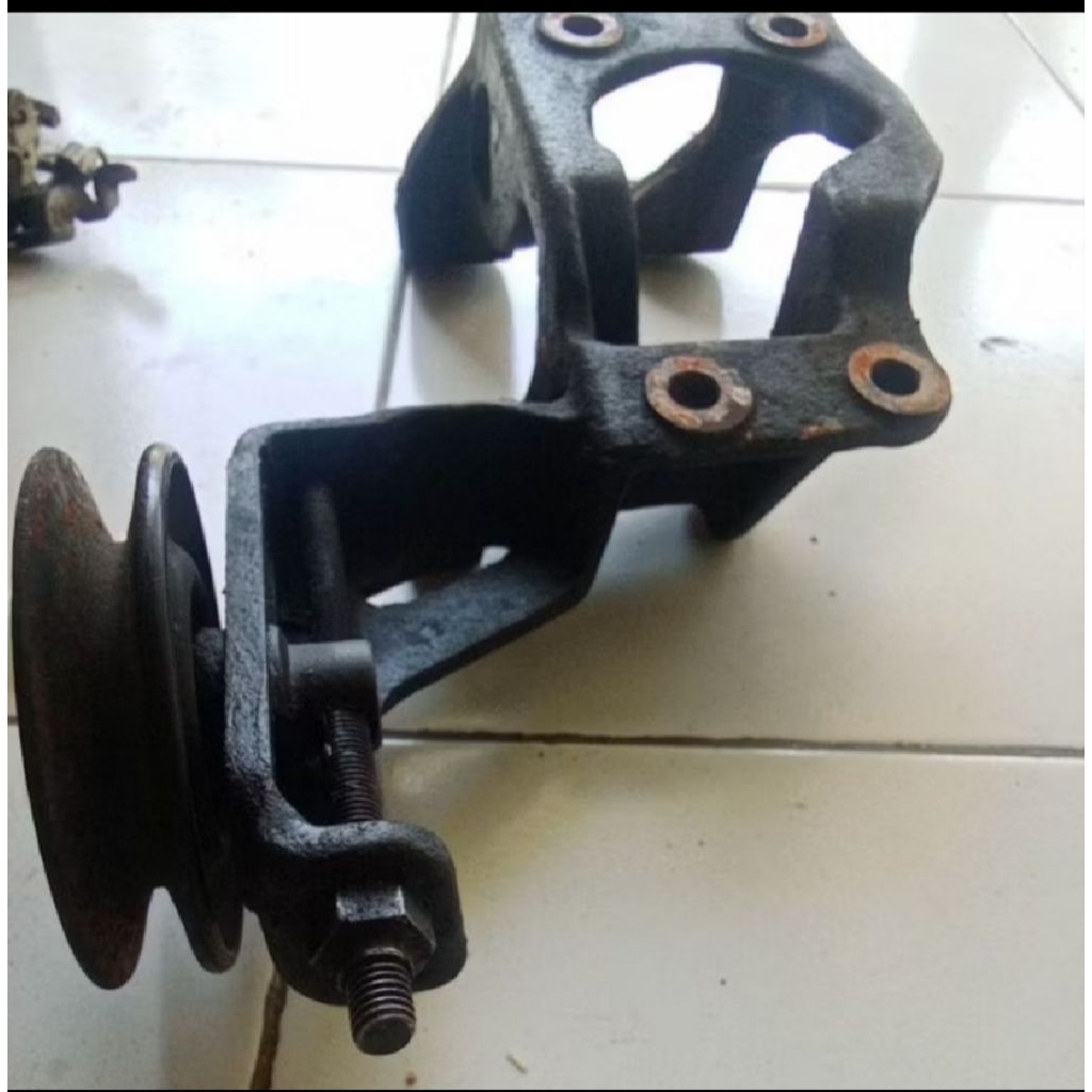 bracket dudukan AC Toyota kijang Super Original