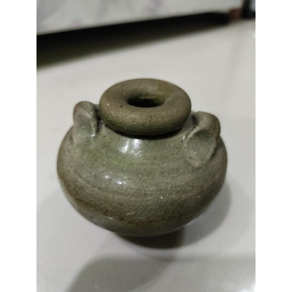 Guci kuno china keramik hijau celadon temuan sungai.Buli buli antik mulus