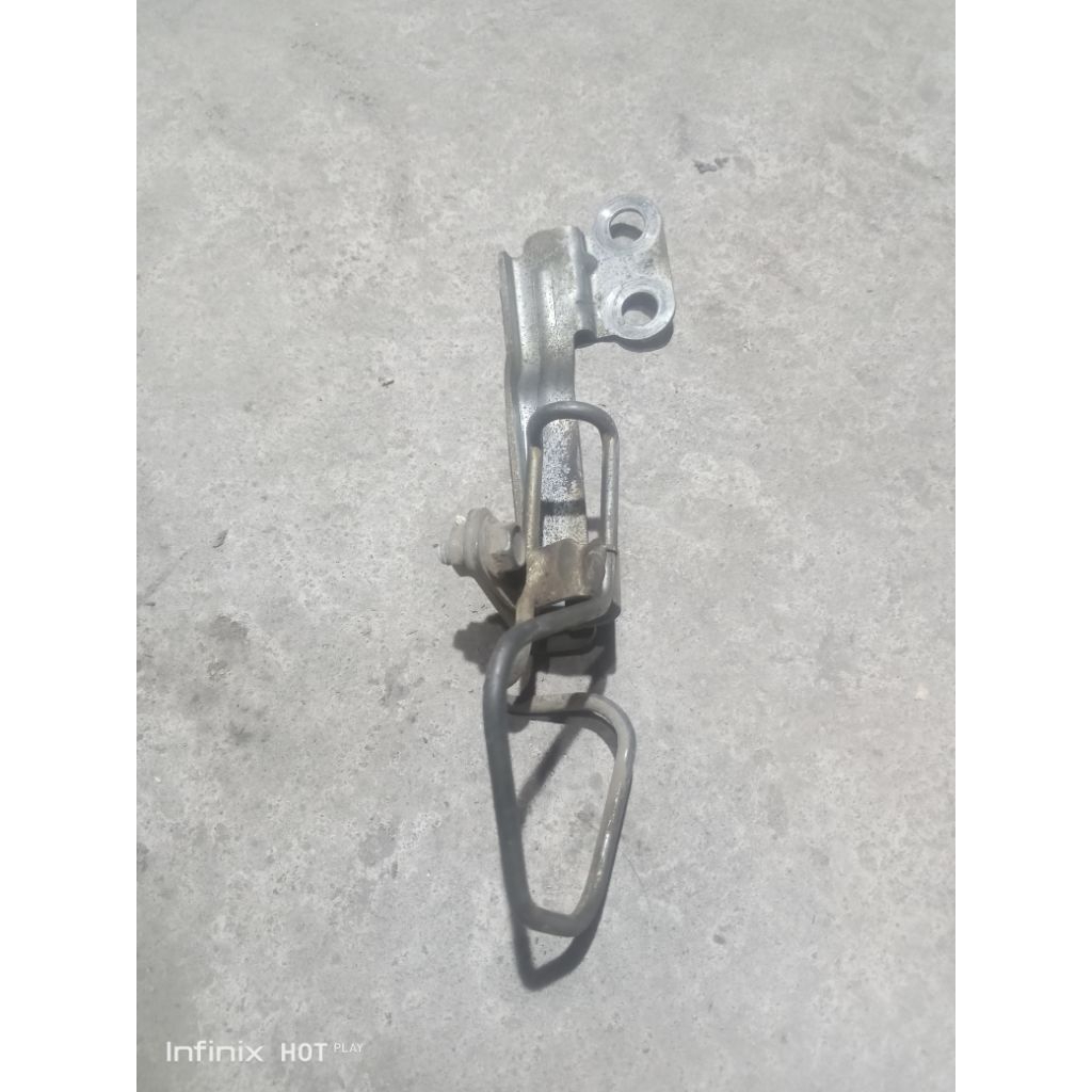 breket selang rem depan mio