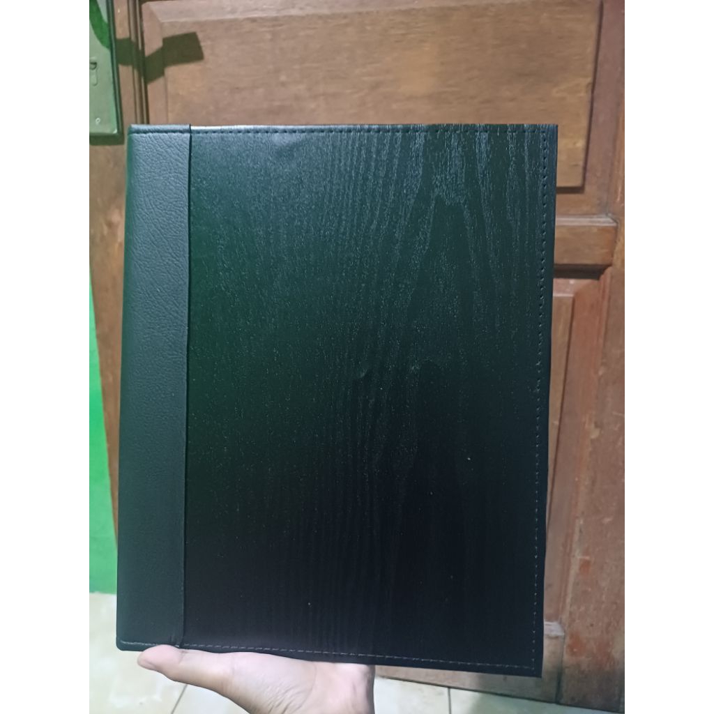 

Cover Buku Menu Bahan HPL Hitam Polos