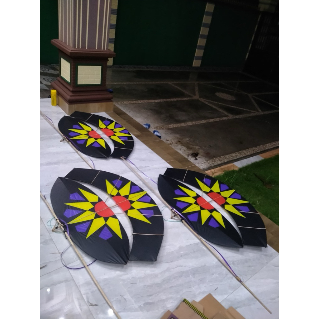 Layangan Gapangan Pegon Motif Matahari 1 Meter an.