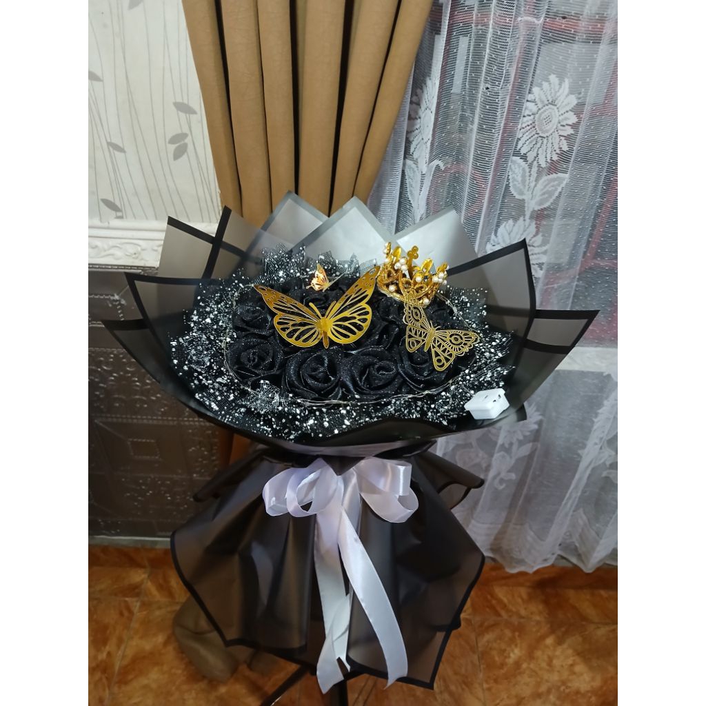 

BUKET BUNGA PITA SATIN GLITTER 15 TANGKAI