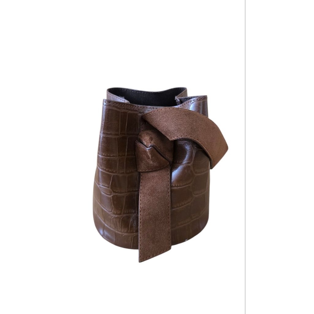 PRELOVED KWANI MICRO WANI KNOT BUCKET IN BROWN