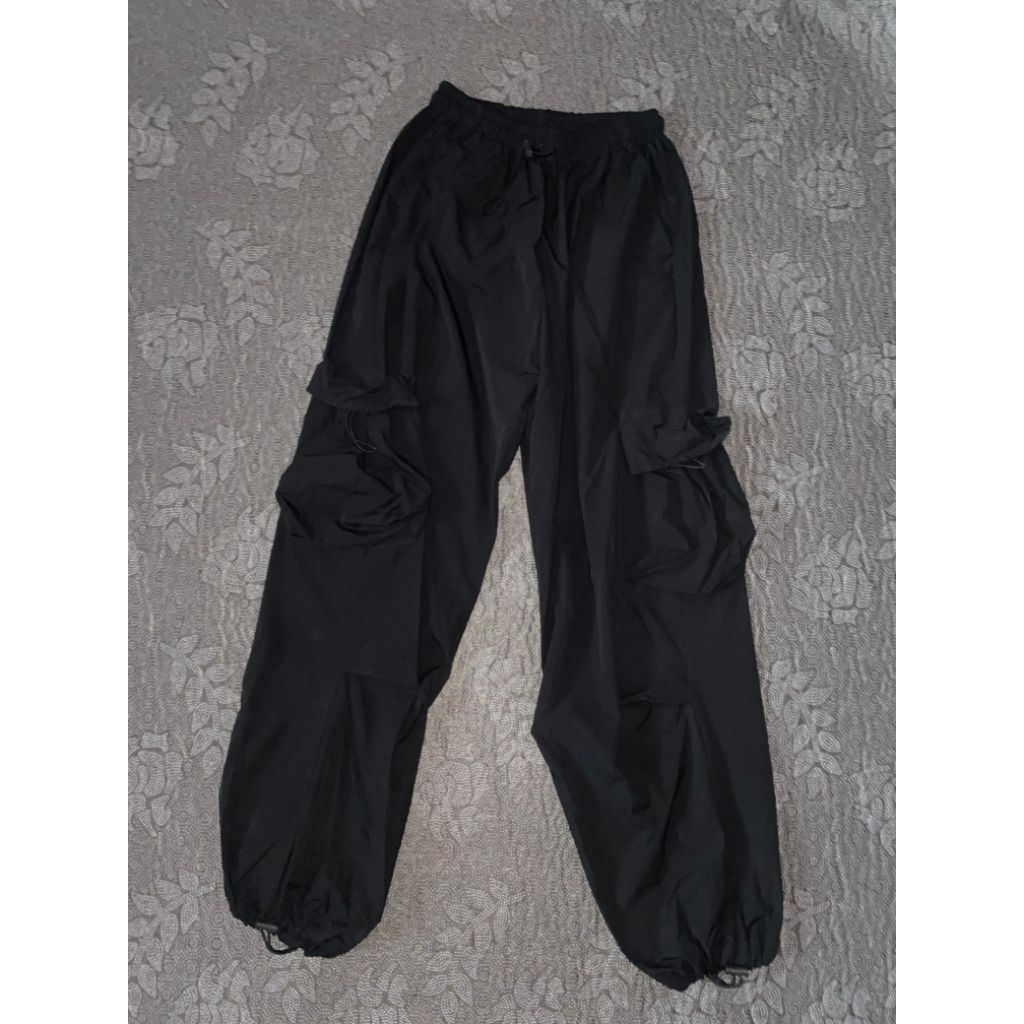 PRELOVED CELANA CARGO PARASUT