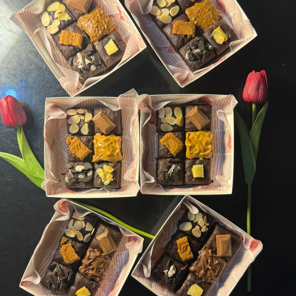 

sweet brownie isi 6 pcs