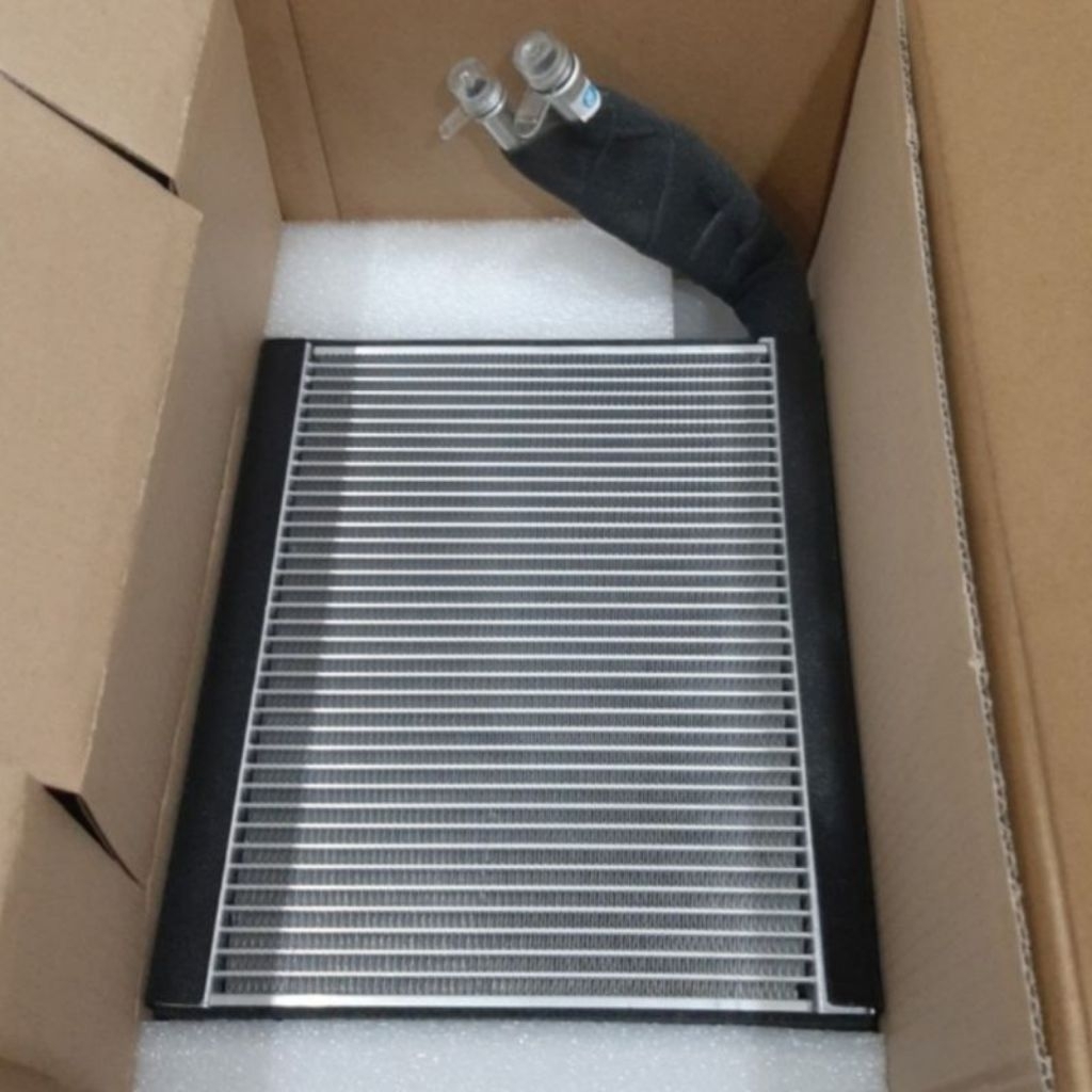 Evaporator ac mobil nissan juke original valeo