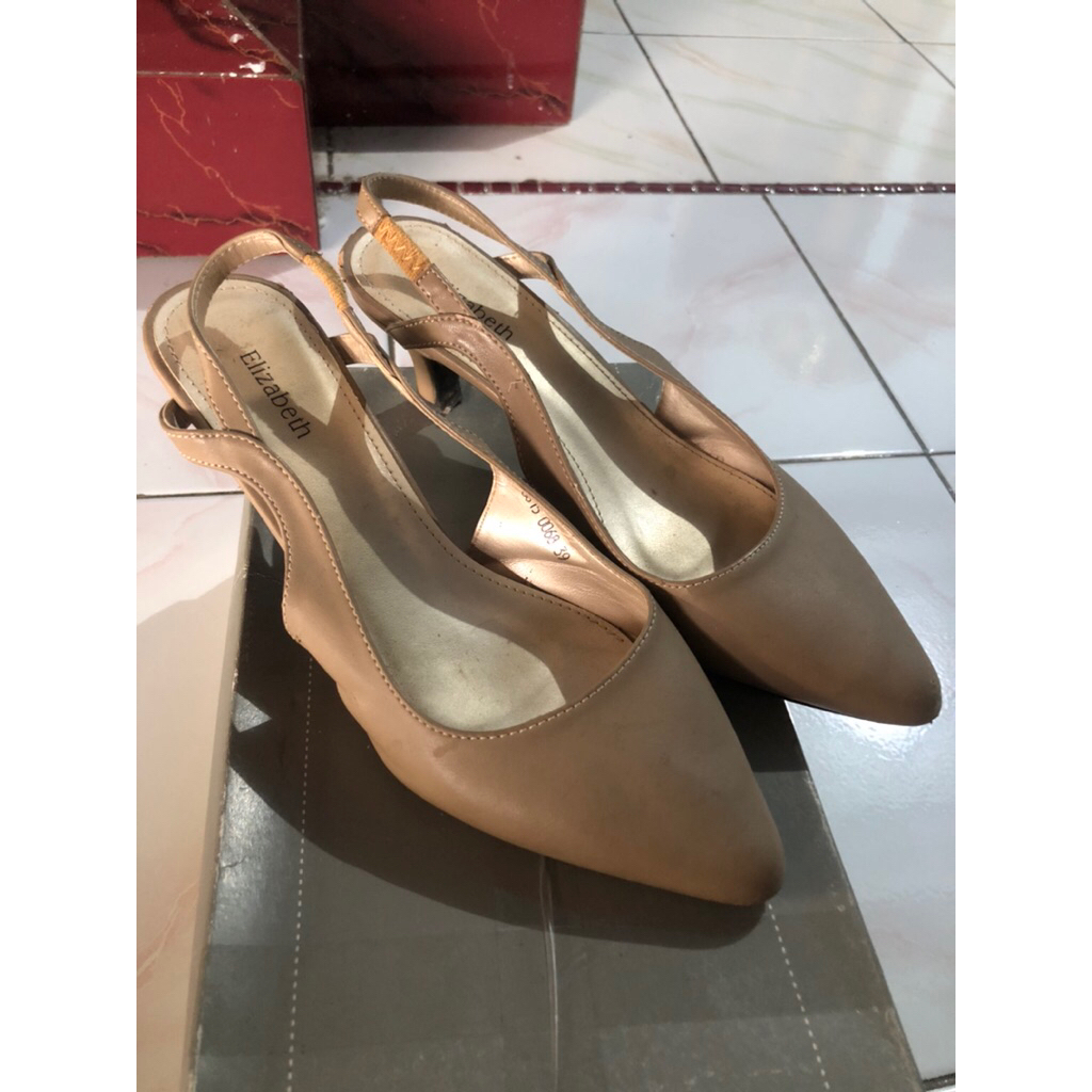 PRELOVED SEPATU SANDAL ELIZABETH