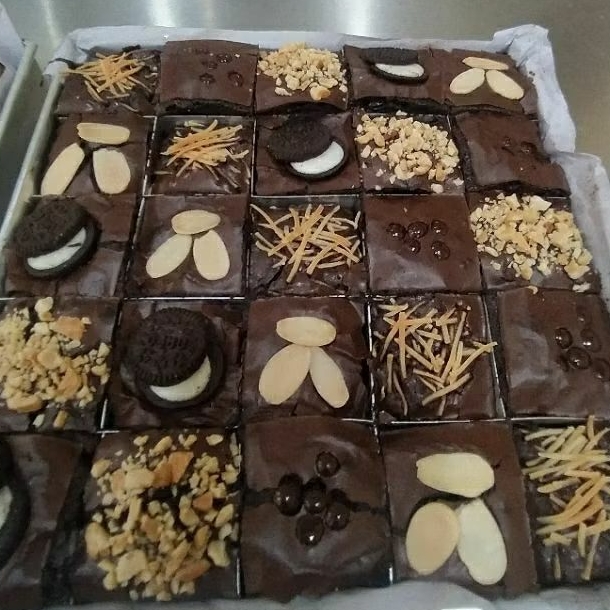 

brownies fudge satu box