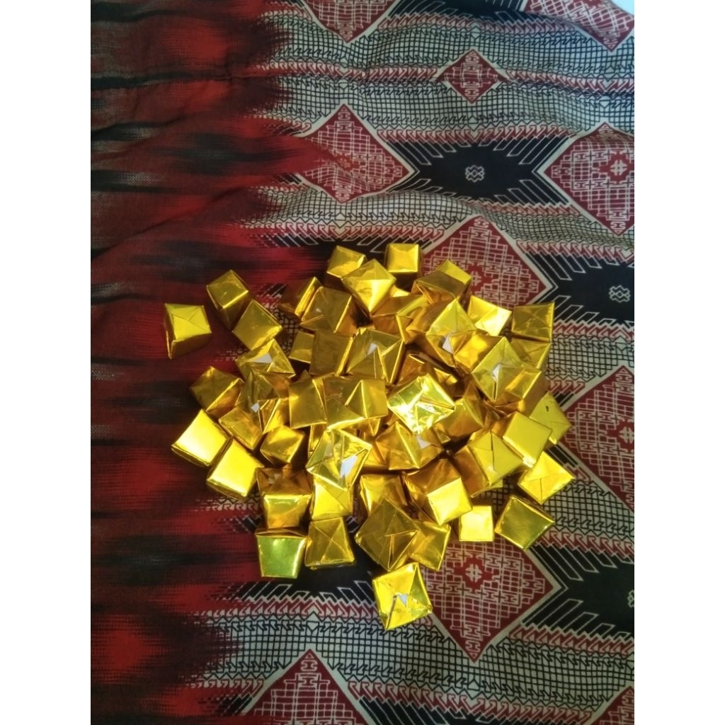 

COKLAT PIRAMID KACANG MEDE/ALMONT MURAH MERIAH