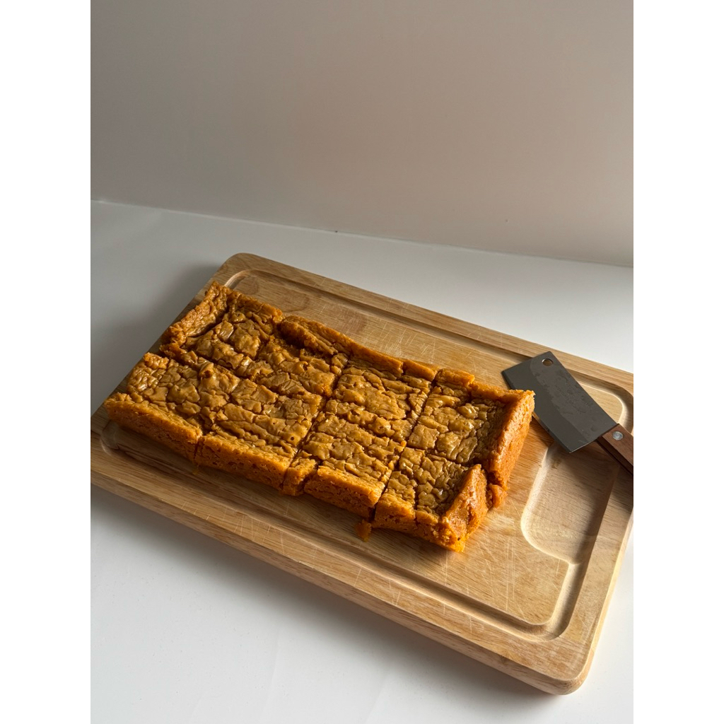 

Yellow Cheese Brownies (22x12cm) | Fudgy Chewy Molten Lava Brownies | Brownies Keju | Blondies | Korean Cheese Brownies | Dessert Keju Ala Korea