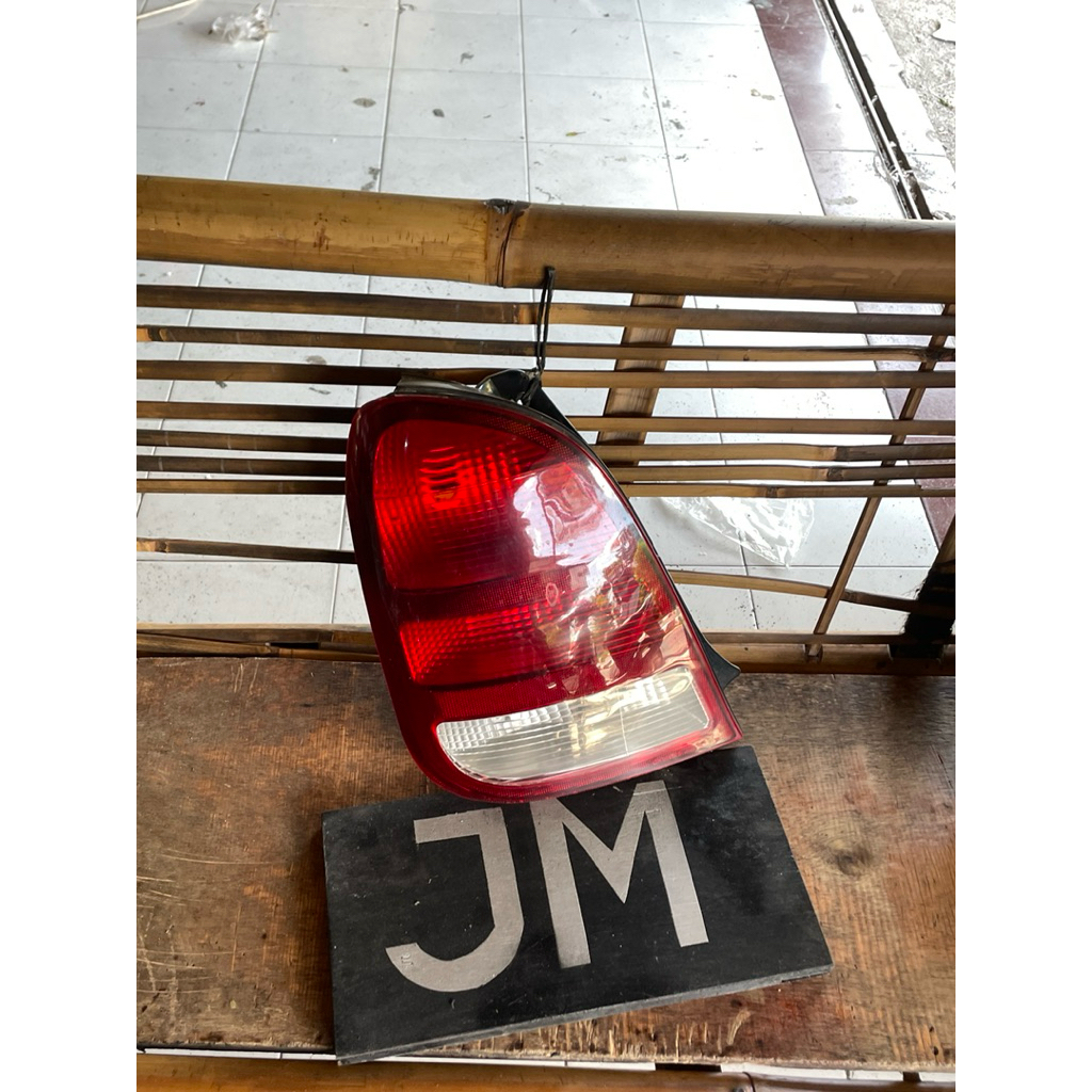 Stoplamp Lampu Belakang Mobil KIA Carens Karens Kiri 2000 2001 Original