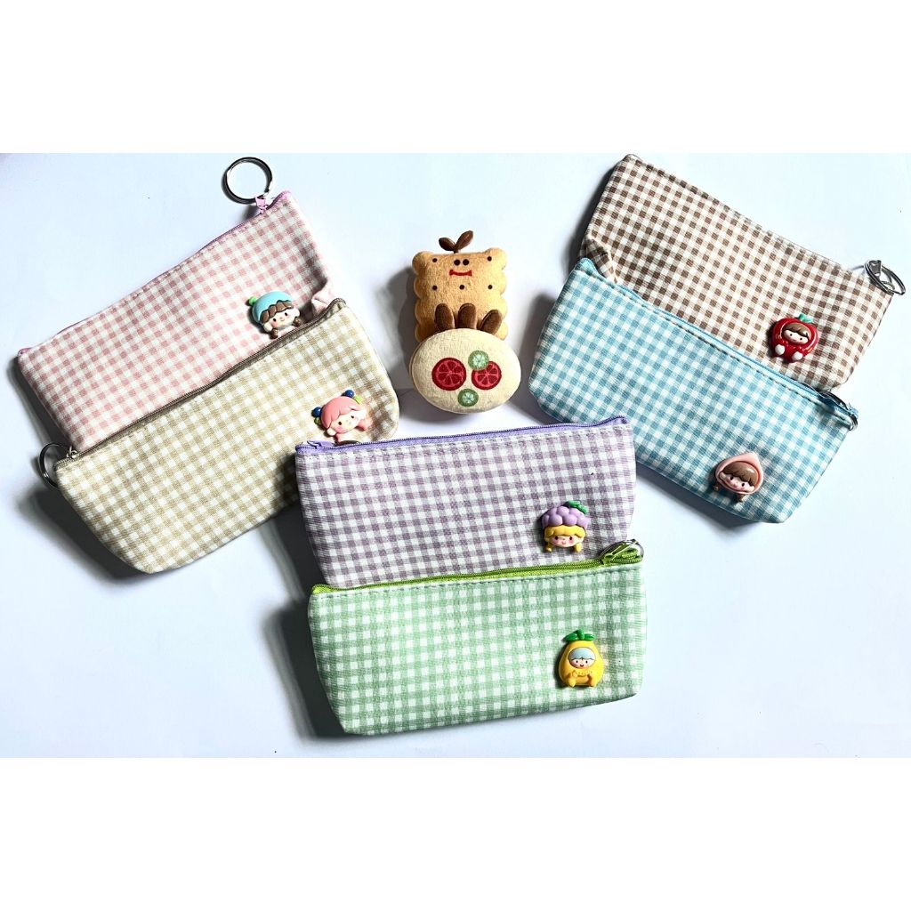 

Pouch Sleting Kain Momo , kain bunga /Tempat Pensil Anak Motif Kotak Momo , kain bunga Kotak Pensil Pulpen Anak Motif Kotak Momo , kain bunga