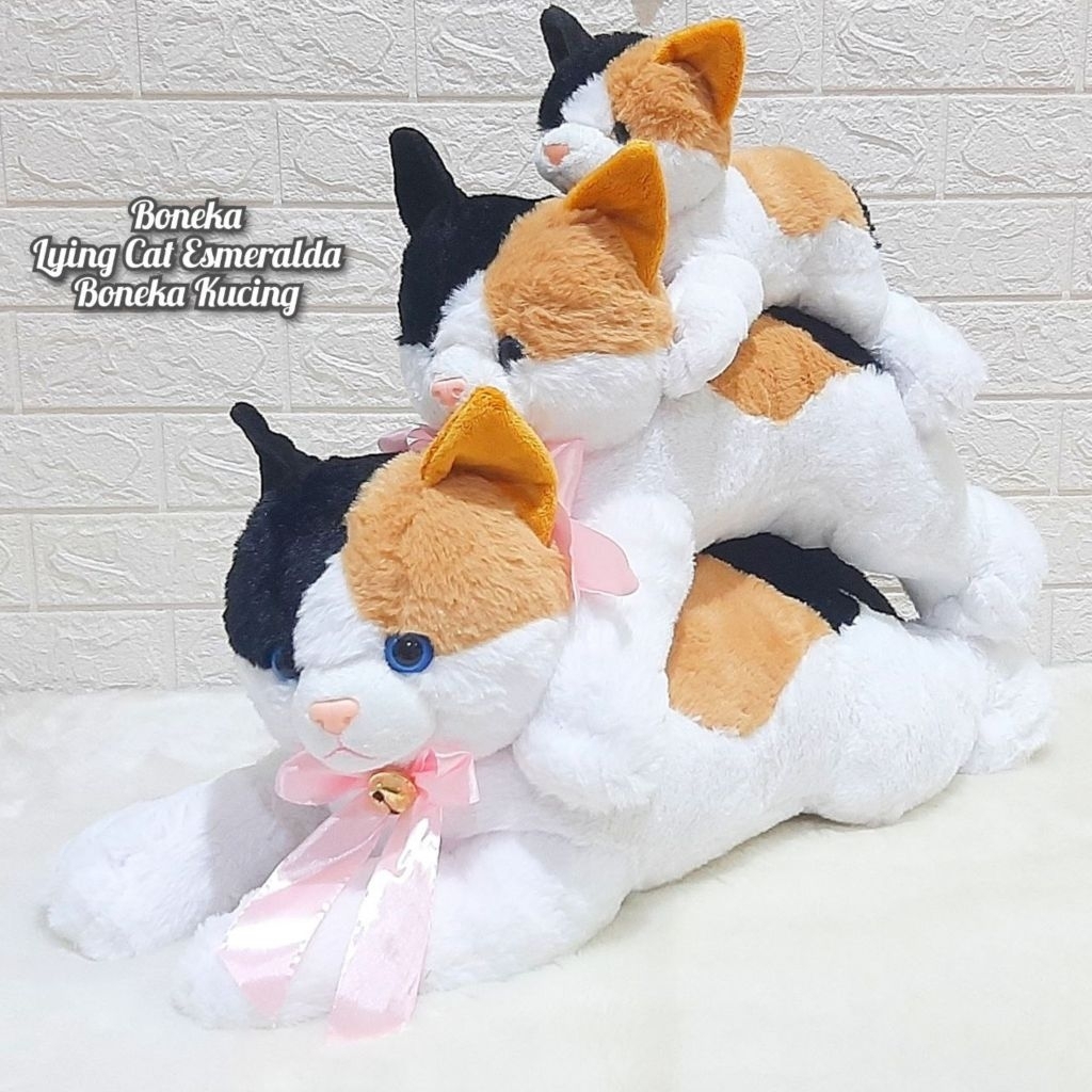 Boneka Lying Cat Esmeralda Boneka Kucing
