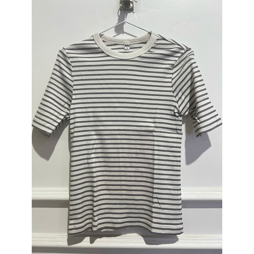 preloved kaos uniqlo