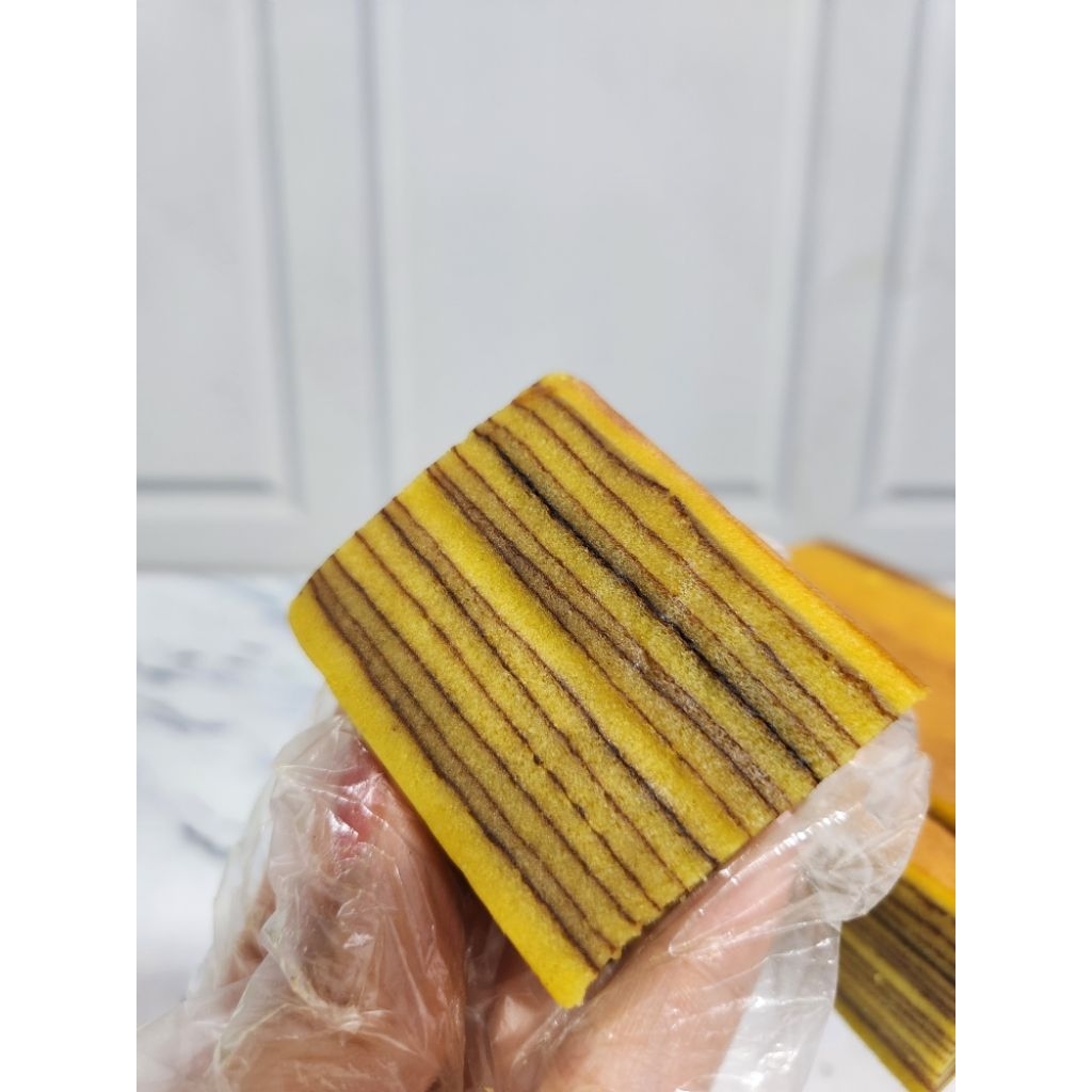 

Lapis legit wijsman slice 5 × 1 cm