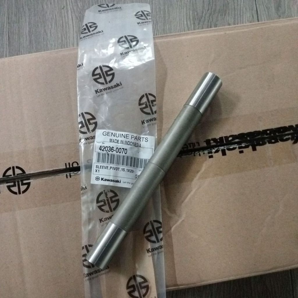 SLEEVE ARM BOS ARM BOSHING ARM KAWASAKI KLX 150 ORIGINAL KAWASAKI