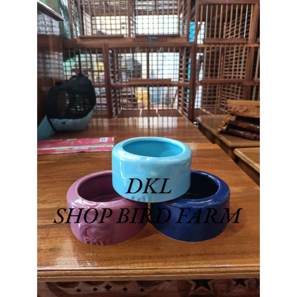 Tempat makan/minum burung merpati dari bahan kramik(kolak)
