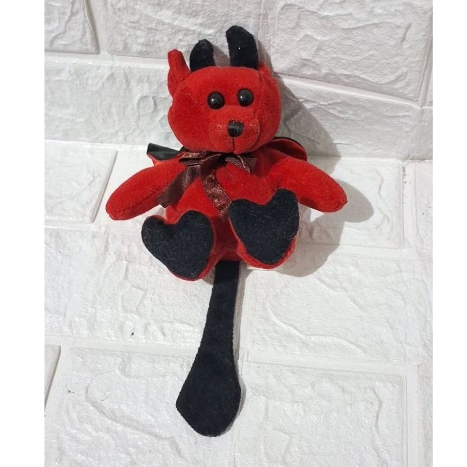 boneka tedi teddy bear beruang devil setan bersayap tanduk jubah merah boneka seram unik rare limite