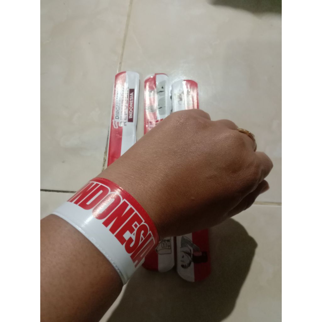 

gelang penggaris jepret/penggaris gelang merah putih