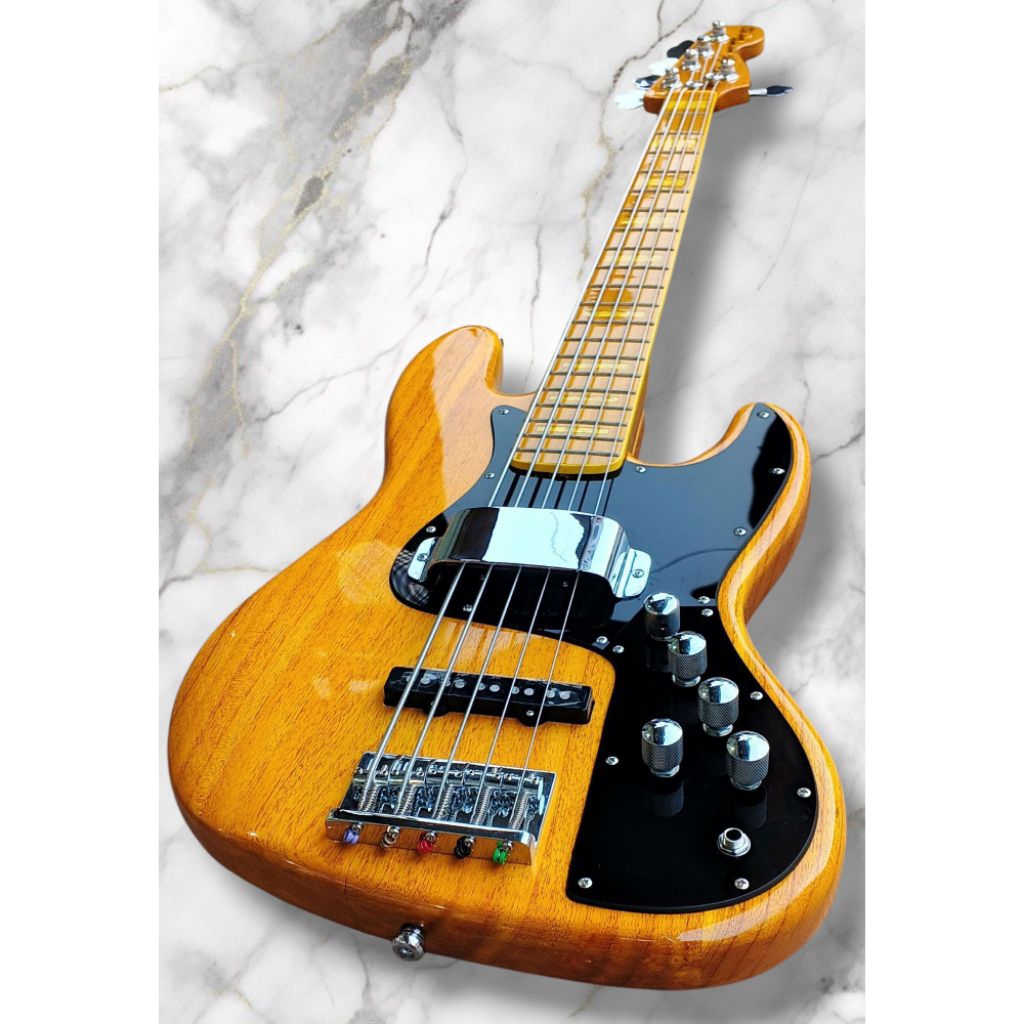 Bass 5 String Aktif pickup Model Marcus miller