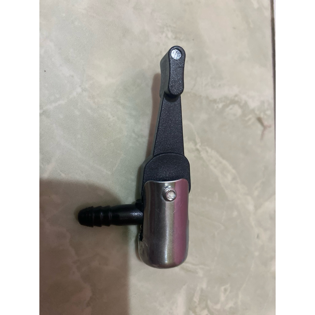 Japit Kepala Pompa Angin, Cop pompa sepeda motor